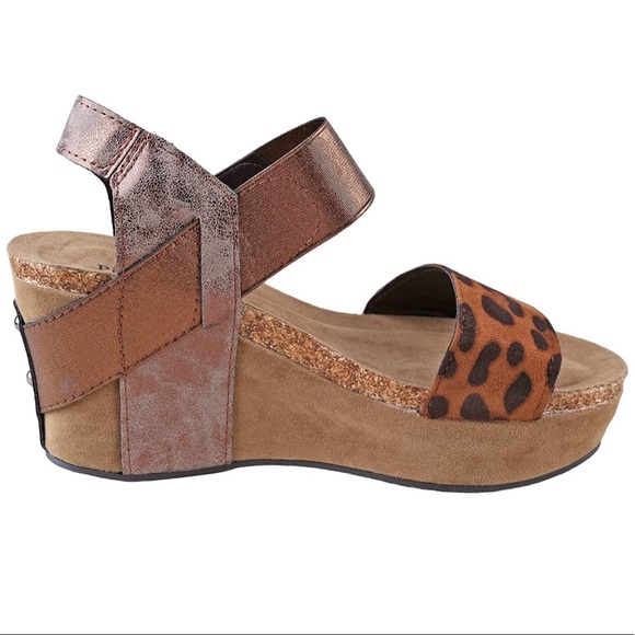Pierre Dumas Platform Wedge Open Toe Sandals - Picture 2 of 5